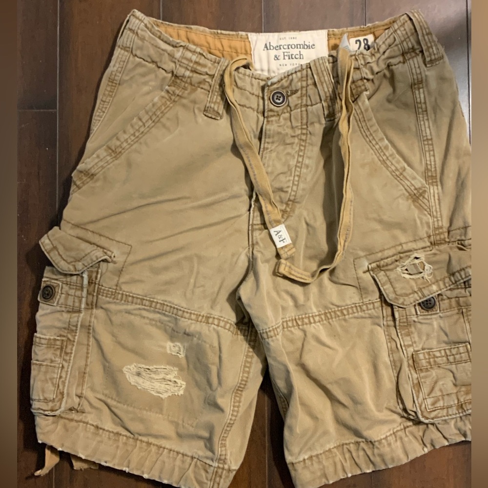 Vintage Abercrombie & Fitch Men's Tan Distressed Cargo Shorts